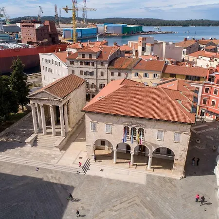 Piazza Foro With Free Parking Apartment Pula Exterior photo