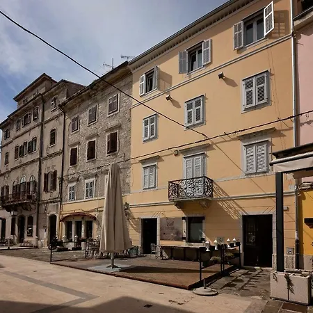 Piazza Foro With Free Parking Apartment Pula Exterior photo