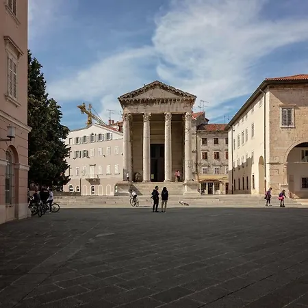 Piazza Foro With Free Parking Apartment Pula Exterior photo